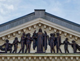 Vrouwe Justitia in haar oud en nieuw kleedje