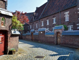 Le grand béguinage à Mont-Saint-Amand (Sint-Amandsberg)